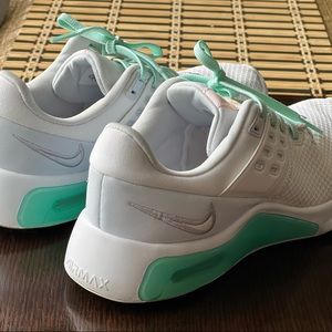 Nike air max bella TR 4 size 6.5